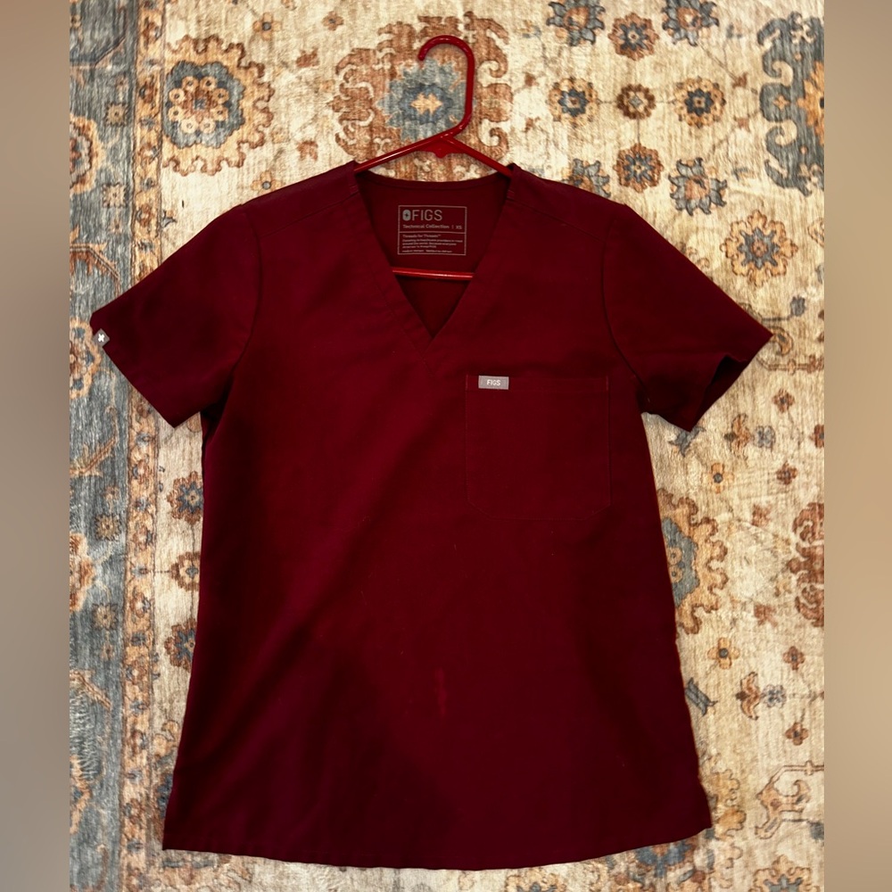 Figs One Pocket Scrub Top Maroon